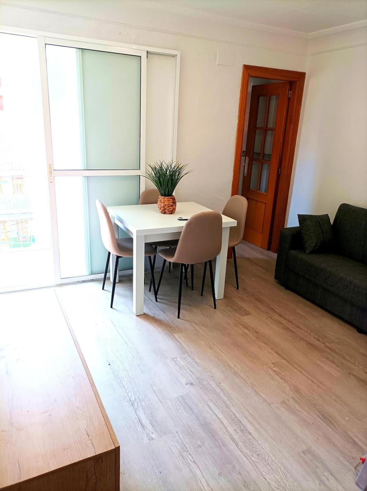 Apartment El Cabanyal 400m From The